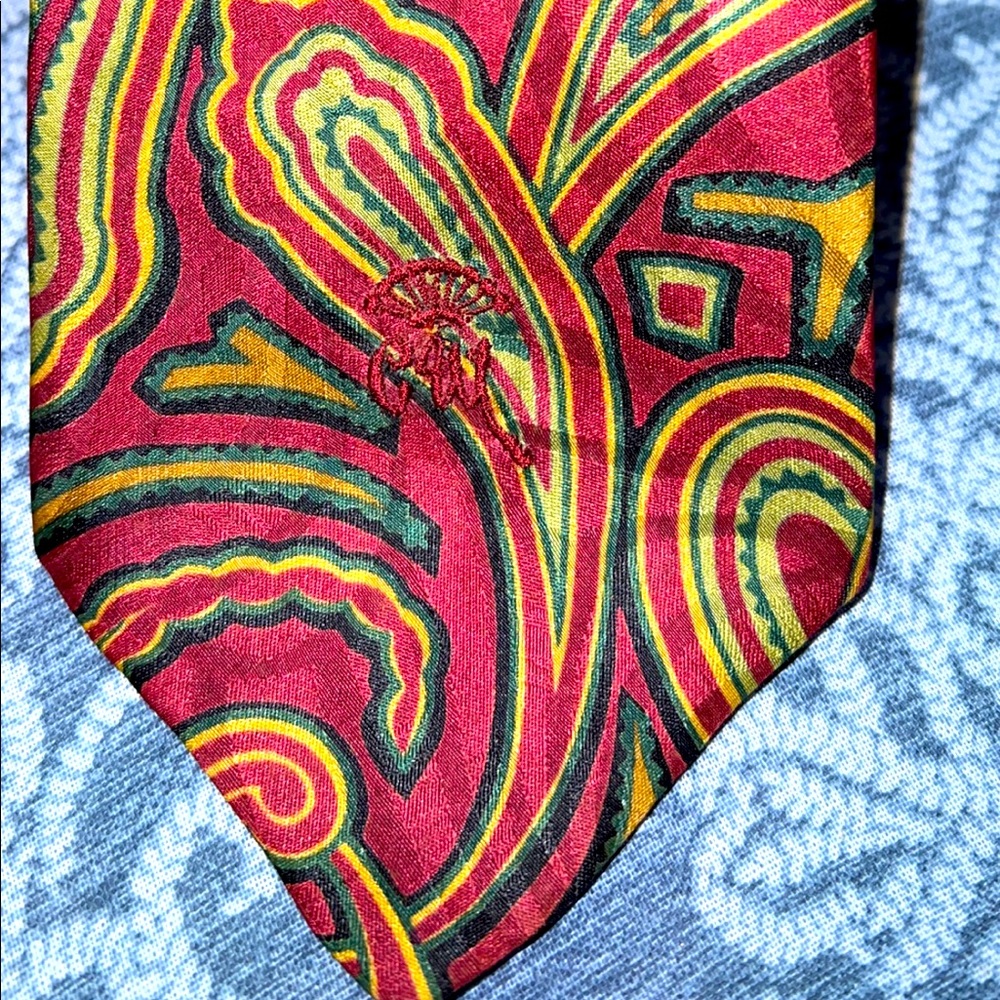 Neck tie